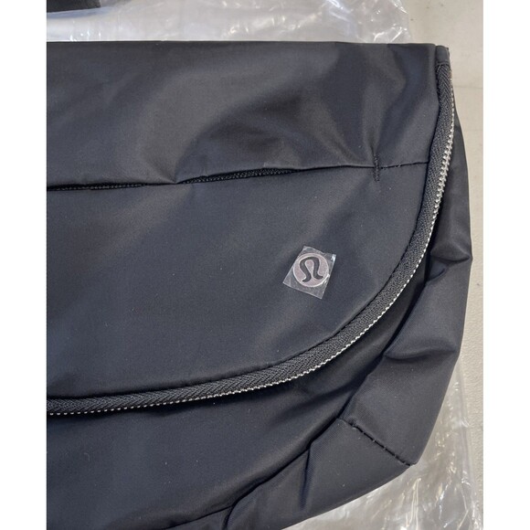 Lululemon All Night Festival Bag 5L Black Silver Zipper Crossbody NWT - Picture 2 of 6